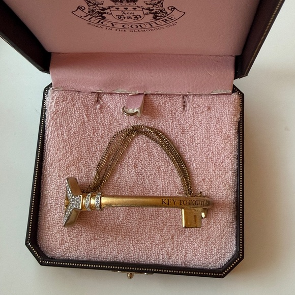 Juicy Couture “Key to Couture” chain and bangle bracelet with rhinestone key - Picture 4 of 7
